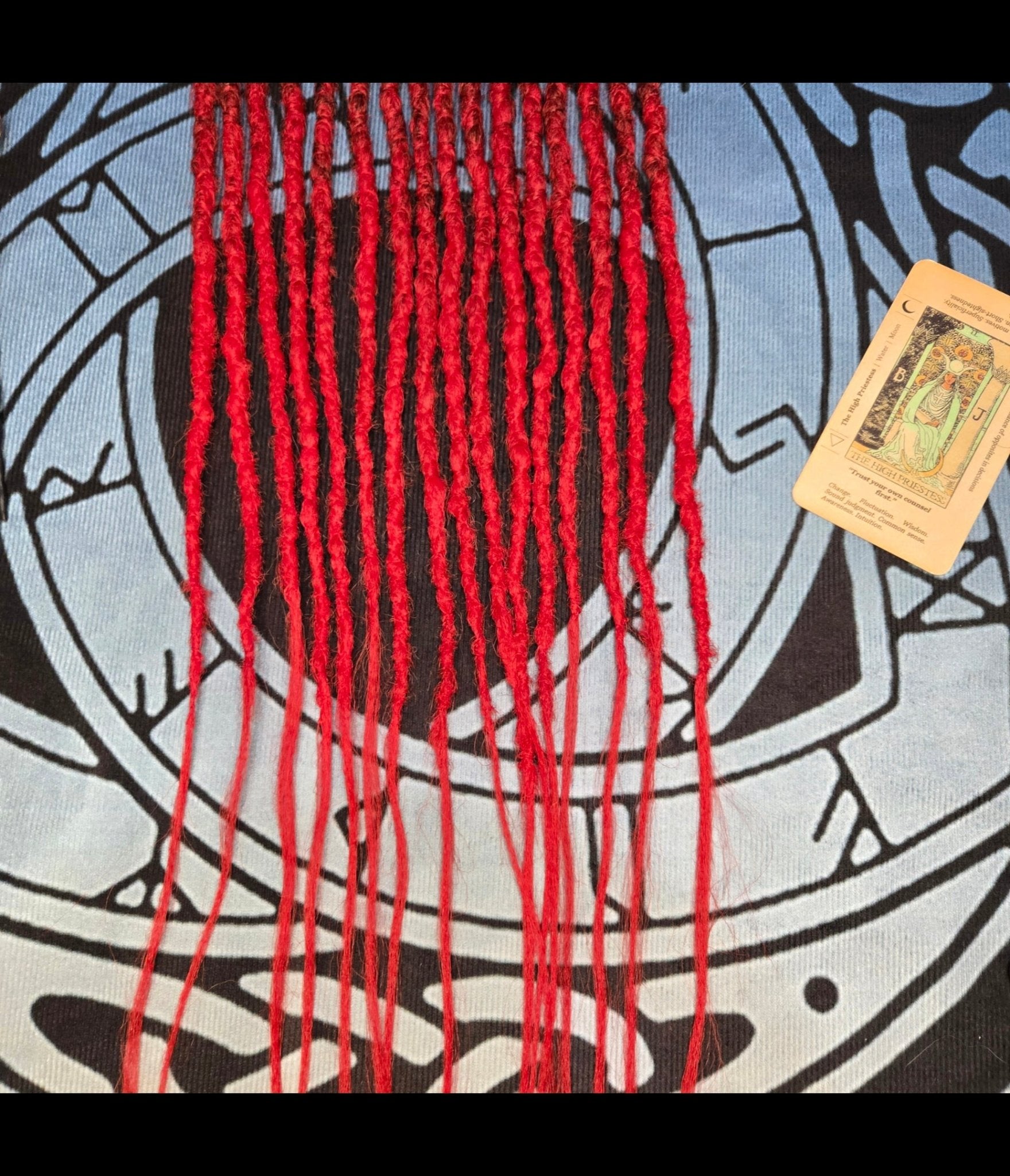 Crimson Hex Clip - In Dread Extensions – Black & Red | Handmade Synthetic Dreads | Partial Set Available | RavenDreadz - Rockinredfox
