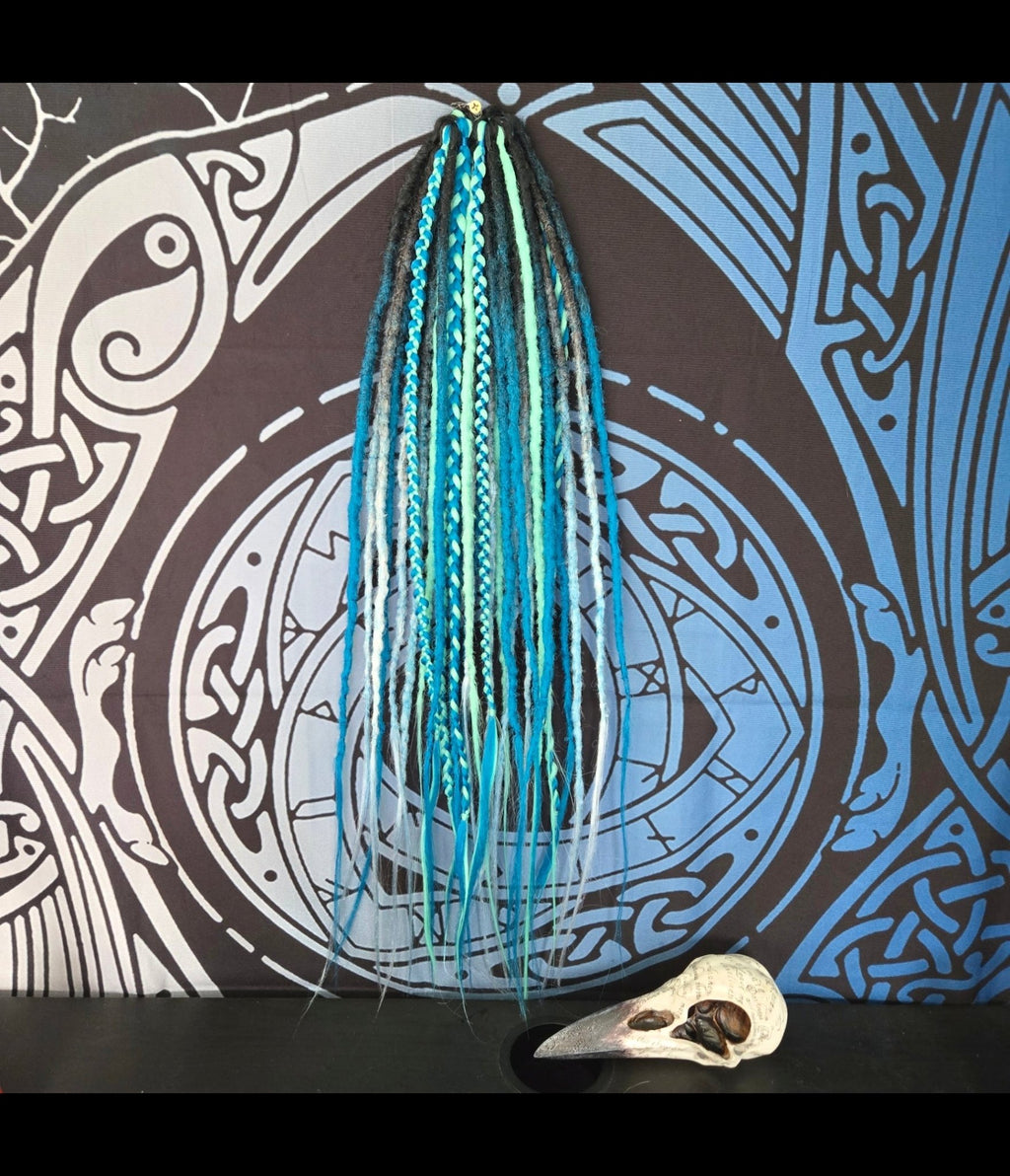 Handmade Kanekalon Synthetic Dreadlock Set – 30 SE Dreads & Braids | Ocean Blue Festival Hair Extensions 24" | RavenDreadz - Rockinredfox
