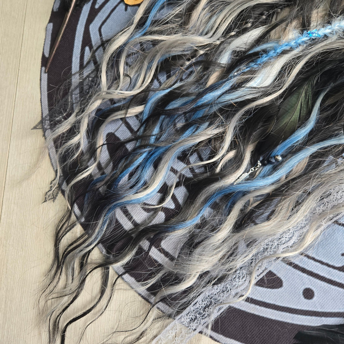 RavenDreadz Midnight Frost 26" Black Blue Fantasy Claw Clip Hair Piece - Rockinredfox
