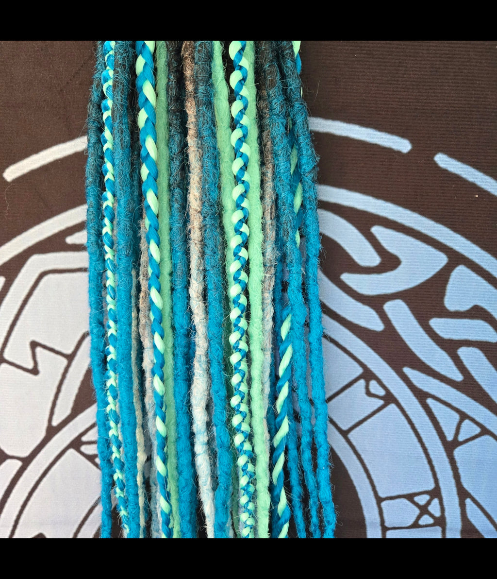Handmade Kanekalon Synthetic Dreadlock Set – 30 SE Dreads & Braids | Ocean Blue Festival Hair Extensions 24" | RavenDreadz