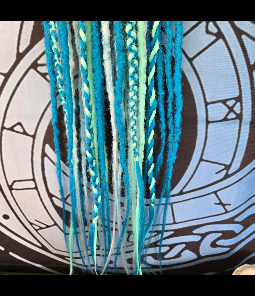 Handmade Kanekalon Synthetic Dreadlock Set – 30 SE Dreads & Braids | Ocean Blue Festival Hair Extensions 24" | RavenDreadz